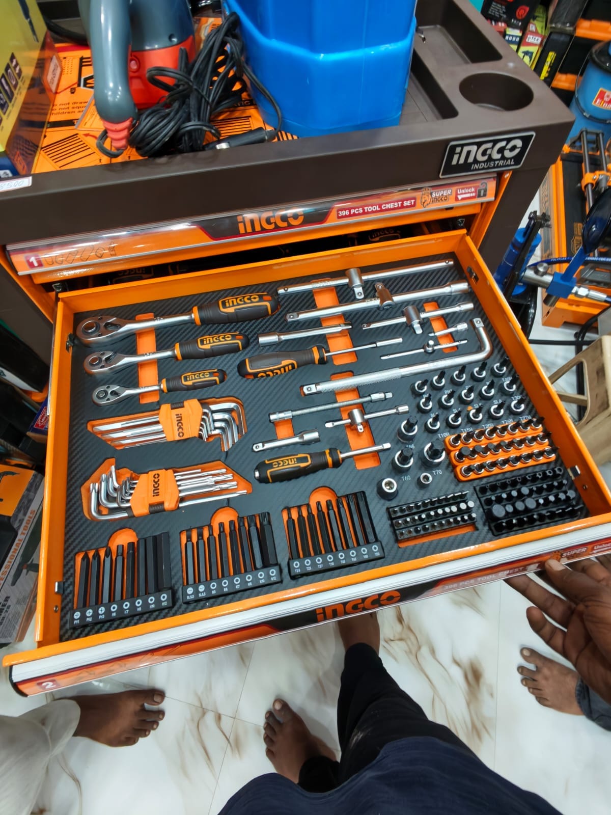 Ratchets, sockets and hex keys drawer